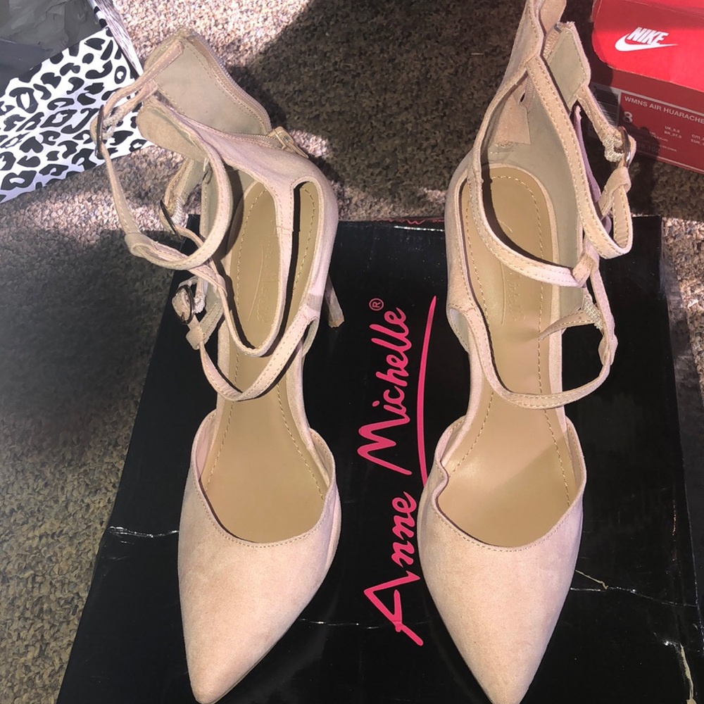 Heels - Picture 2 of 5
